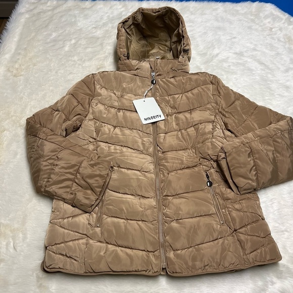NWT gold puffer coat - Picture 1 of 4